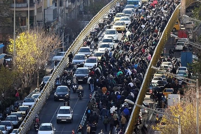 İranda etirazlar iki həftədir davam edir - küçələrdə dağıntılar törədilib