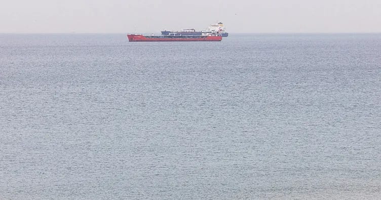 Qara dənizdə iki neft tankerinə pilotsuz təyyarələr hücum etdi