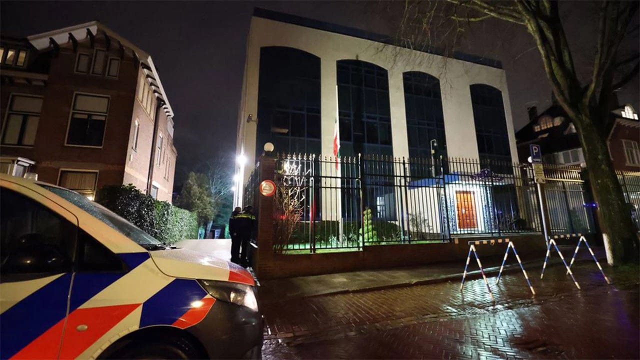 İranın Hollandiyadakı səfirliyinə hücum: 4 nəfər həbs edilib