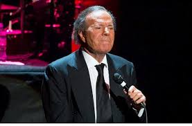 İqlesias qadınlara cinsi təcavüz etməsi iddialarına cavab verdi