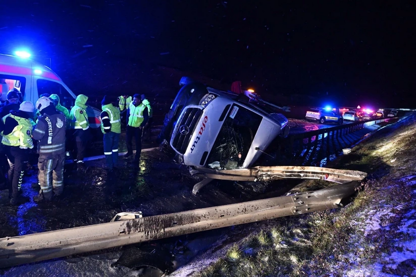 İstanbulda mikroavtobus AŞDI - çox sayda yaralanan var