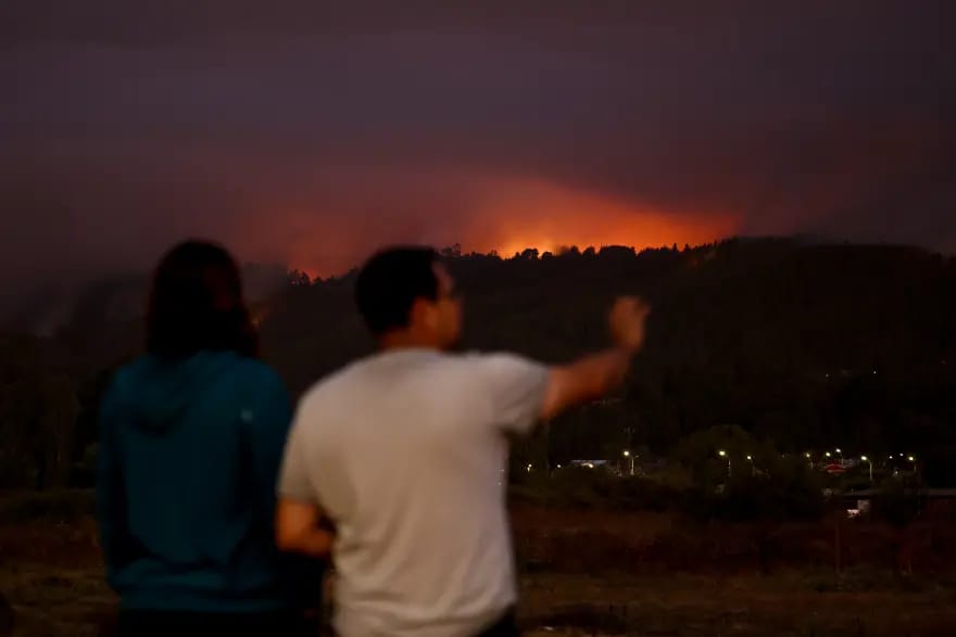 Çilidə meşə yanğını: 19 nəfər ölüb, fövqəladə vəziyyət elan edilib