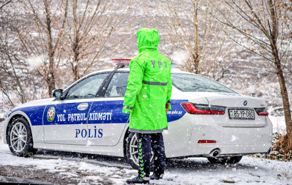 DİN qarlı hava ilə bağlı hərəkət iştirakçılarına müraciət edib