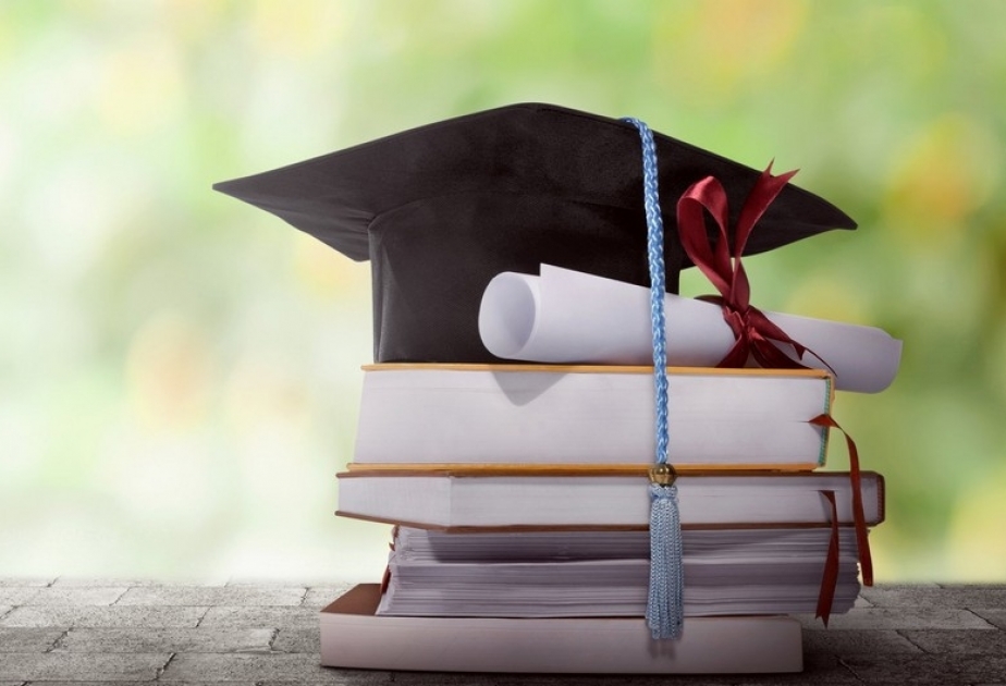 Ödənişli əsaslarla oxuyan bəzi şəxslərin təhsil haqqı dövlət tərəfindən ödəniləcək