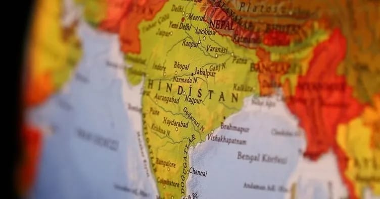 Hindistanda faciə: Hərbi avtomobil dərəyə düşüb, 10 əsgər həlak olub