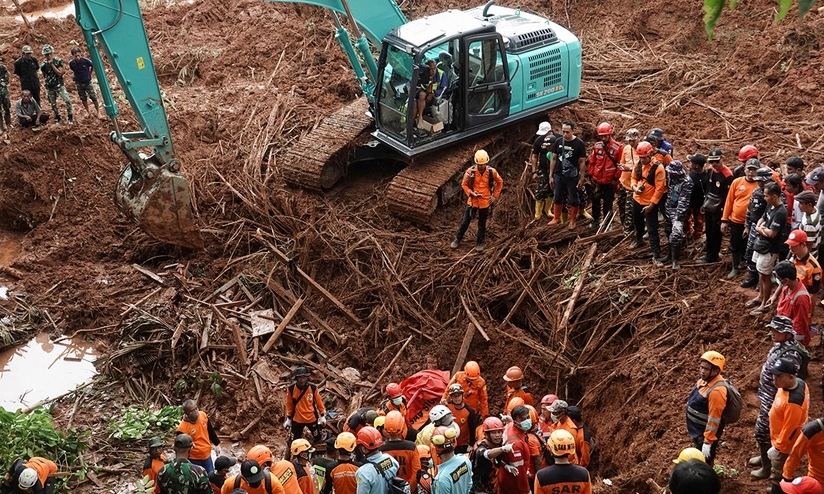 İndoneziyada torpaq sürüşməsi - 7 ölü, 80-dən çox itkin var