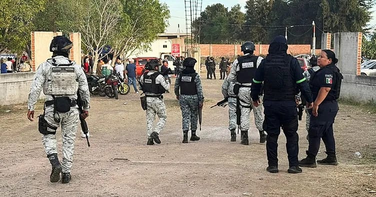 Meksikada futbol matçında stadion qana bulandı