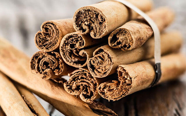 Bakıda darçının da saxtası satılırmış - FOTO