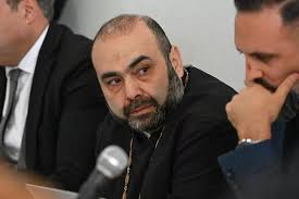 Ermənistanda din xadiminin həbs müddəti uzadıldı