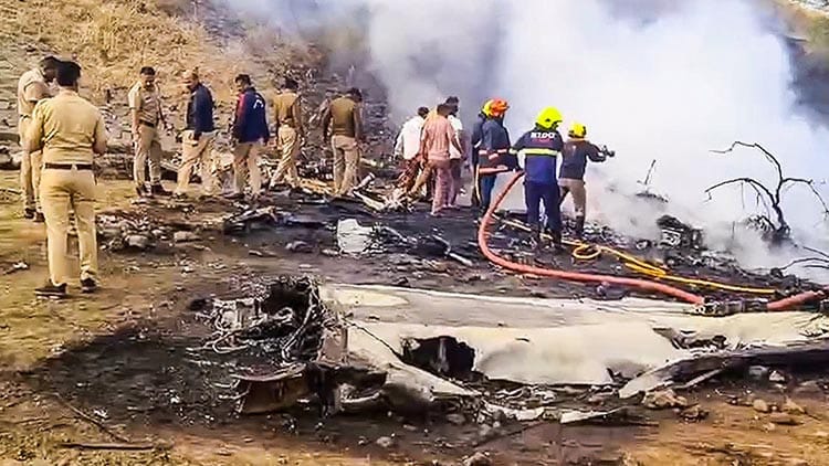 Hindistanda təyyarə qəzası: Yüksək vəzifəli məmur ölüb