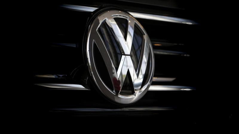 Volkswagen 44 min avtomobili geri çağırır