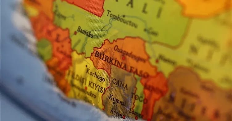 Burkina Fasoda bütün siyasi partiyalar ləğv edilib