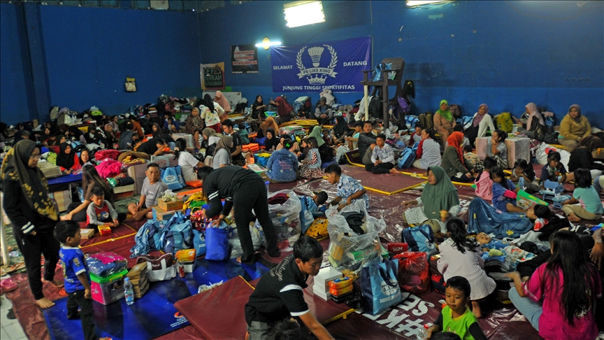 İndoneziyada torpaq sürüşməsi nəticəsində ölənlərin sayı 55-ə çatıb