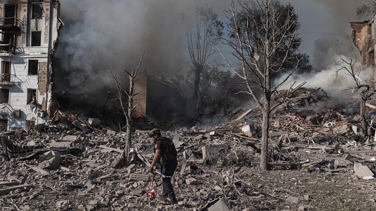 Rusiyanın hücumu nəticəsində iki ukraynalı mülki şəxs həlak olub