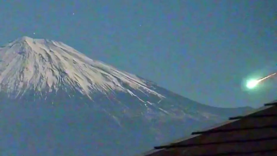 Yaponiyada nəhəng meteor insanları valeh edib