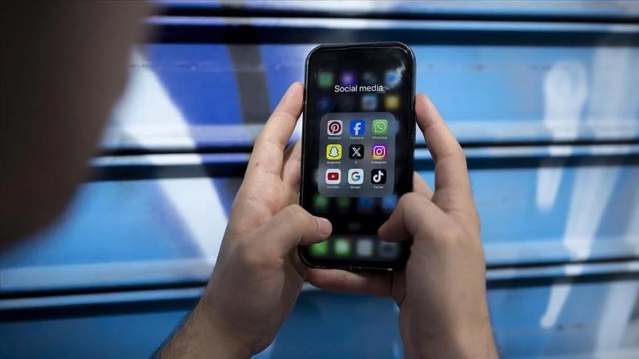 Almaniya 16 yaşdan kiçiklər üçün sosial media məhdudiyyətlərini müzakirə edir