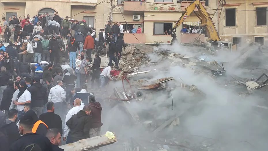 Livanda köhnə binanın uçması nəticəsində 9 nəfər ölüb