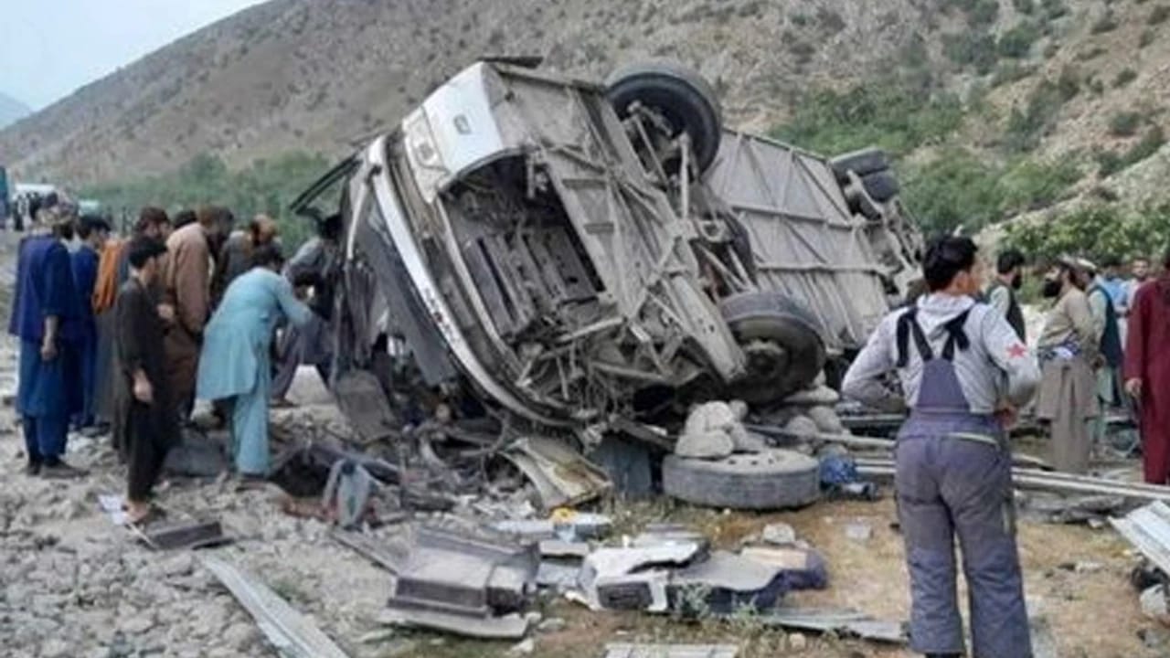 Əfqanıstanda yol qəzası: 15 nəfər ölüb, 3 nəfər yaralanıb
