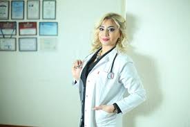 Məhkəmə tanınmış plastik cərrah olan arvadını öldürən Türkiyə vətəndaşı barəsində qərar verib