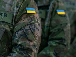 Zelenski 60 yaşdan yuxarı kişilərin hərbi xidmətə qəbulu haqqında fərman imzaladı