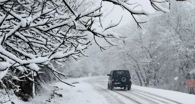 Bakı–Şamaxı–Yevlax yolu tamamilə buz bağladı