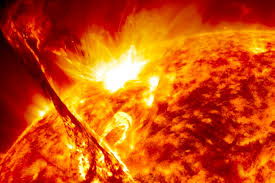 Günəşdə güclü partlayışlar baş verib