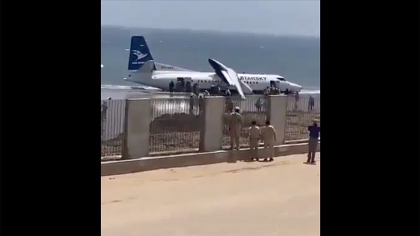 Somalidə sərnişin təyyarəsi uçuş-enmə zolağından çıxıb