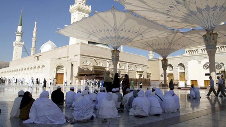 Səudiyyə Ərəbistanı quraqlıqdan əziyyət çəkir: Kral Salman ümidlərini yağış dualarına bağlayır