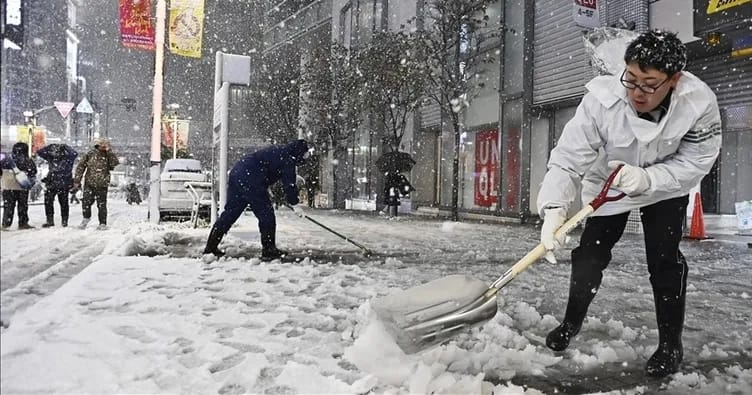 Yaponiyada şiddətli qış can alır: Ölənlərin sayı 46-ya çatıb