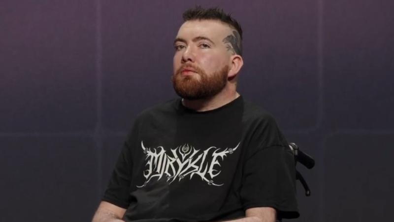 Səsini itirən musiqiçi süni intellektin köməyi ilə yenidən oxuyur