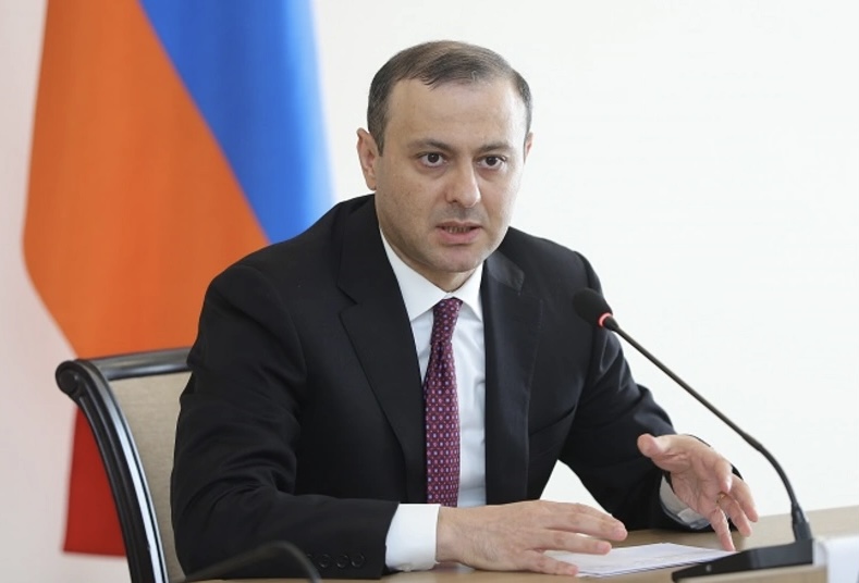 Armen Qriqoryan Azərbaycanın vətəndaş cəmiyyəti nümayəndələri ilə görüşüb