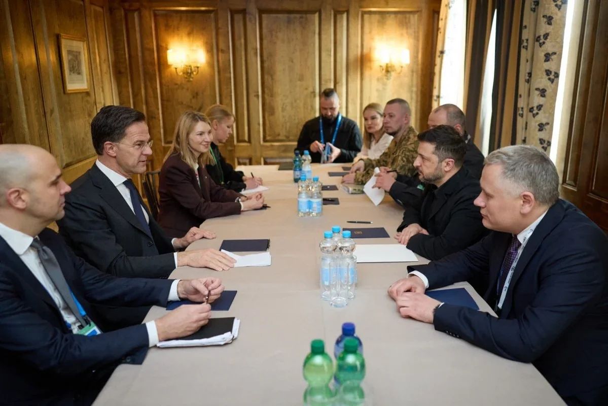 Zelenski NATO rəhbəri ilə mühüm danışıqlar apardı