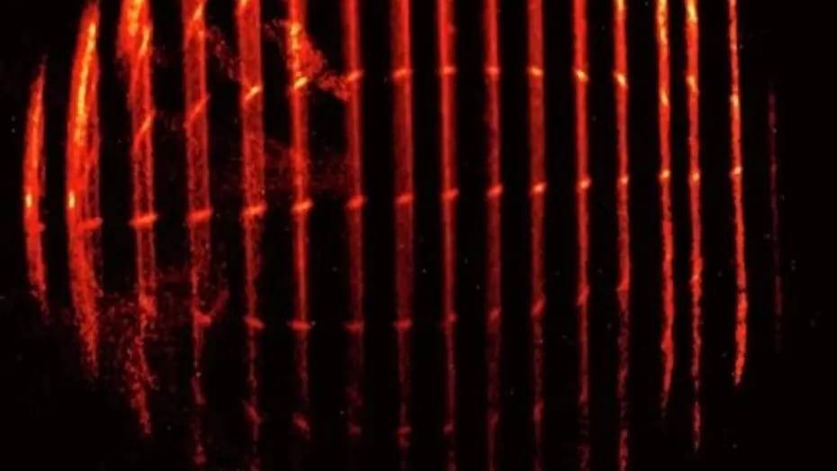 İşıq sürəti ilk dəfə olaraq şəkli çəkildi: Bir əsrlik nəzəriyyə sübut edildi