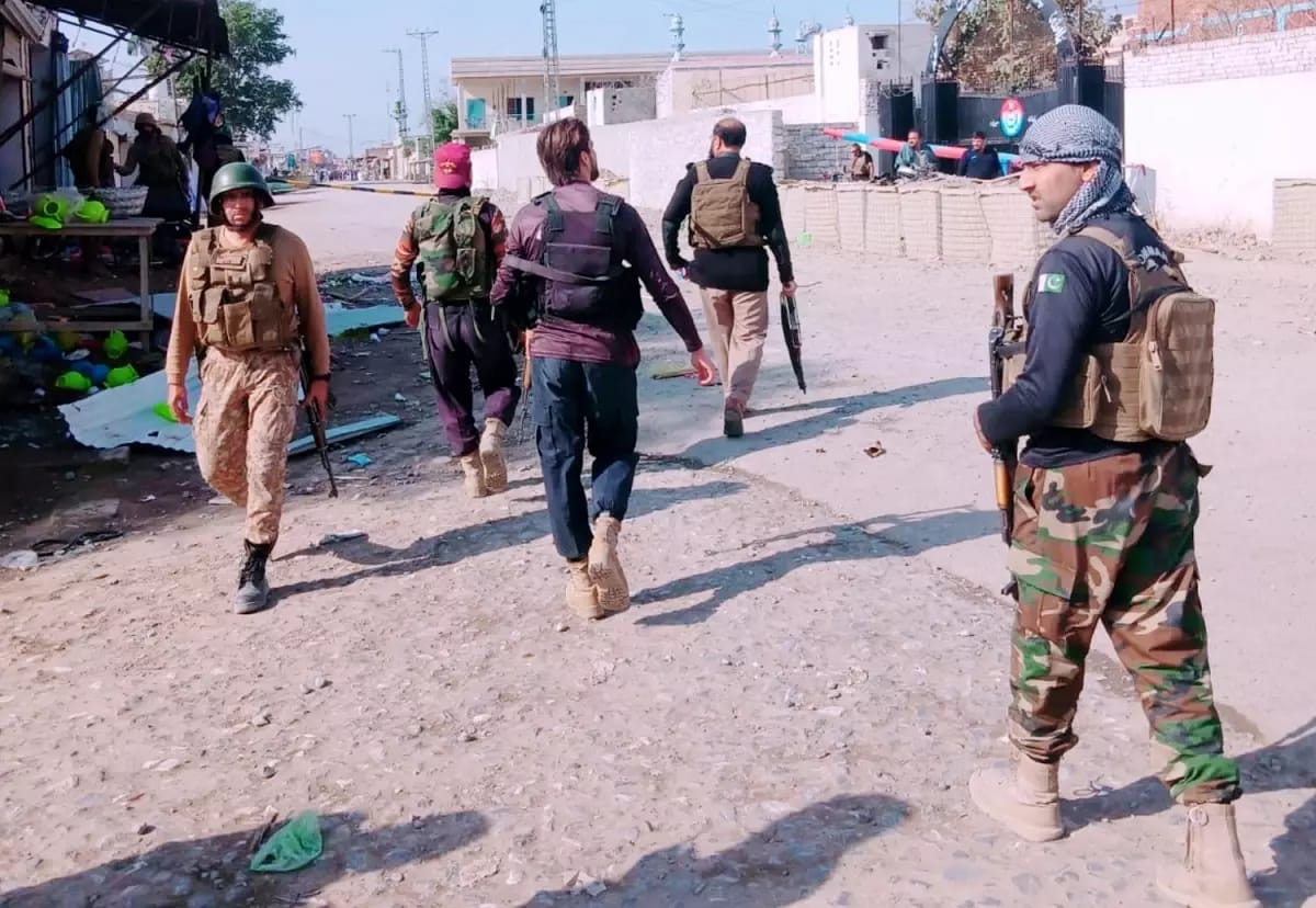 Pakistanda bomba yüklü avtomobillə hücum: 12 ölü