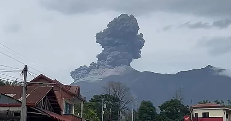 Filippində vulkan püskürdü: Kül buludunun hündürlüyü 2000 metrə çatıb