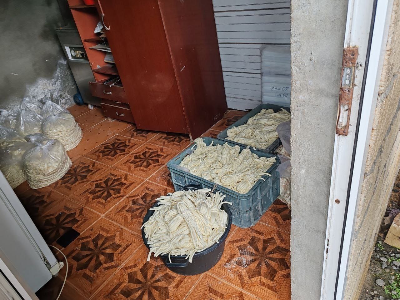 Ağcabədidə qanunsuz fəaliyyət göstərən pendir sexi aşkarlandı - FOTOLAR