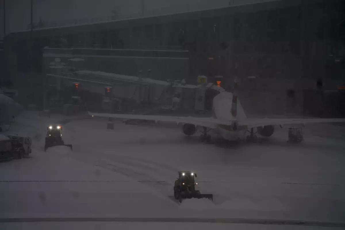 ABŞ-da yağan güclü qar uçuşların təxirə salınmasına səbəb olub