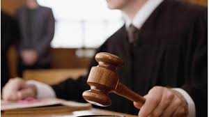 Toyda olan qonşusunun evindən oğurladığı pulla özünə maşın alan şəxsə HÖKM OXUNDU