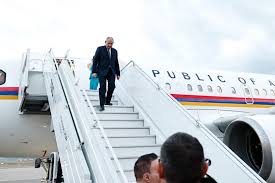 Nikol Paşinyan Polşaya səfərə gedib