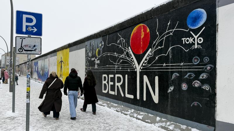 Almaniya vətəndaşlıq üçün minimum 8 illik yaşayış tələbini bərpa etmək istəyir