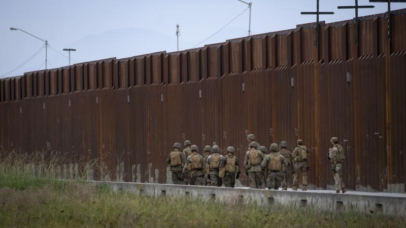 ABŞ hərbçiləri sərhəd patrul pilotsuz təyyarəsini lazerlə vurub