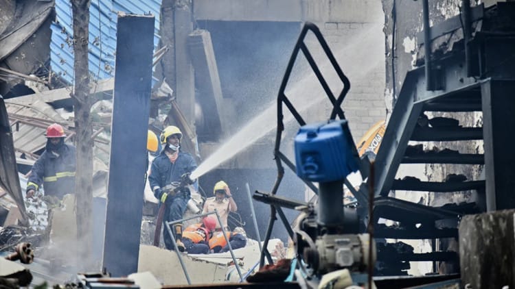 Hindistanda fabrikdə partlayış: 17 nəfər ölüb