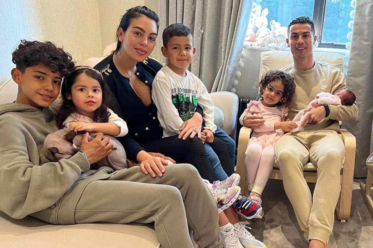 Ronaldo ailəsi ilə birgə Səudiyyədən təcili getdi