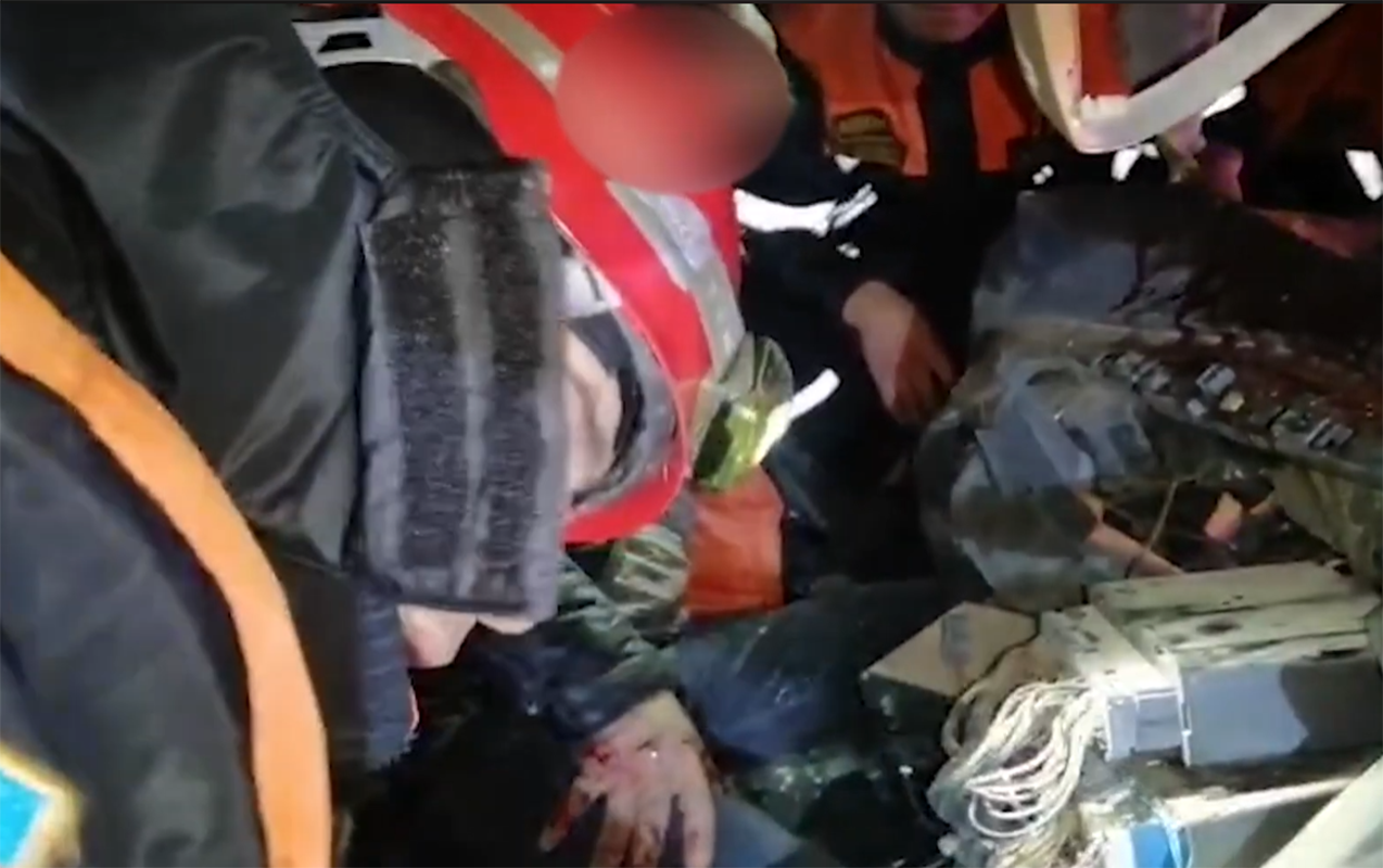 Yük avtomobilləri toqquşdu - Vətəndaşlar belə xilas edildi - Video