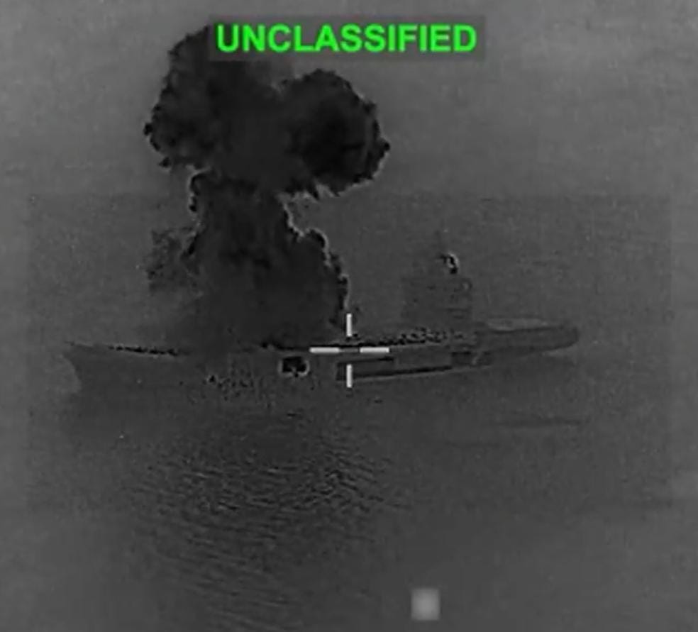 ABŞ hərbçiləri İranın pilotsuz təyyarə daşıyan gəmisini vurub