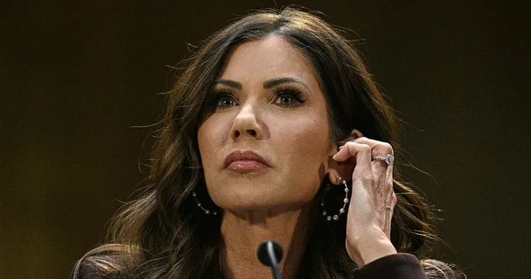 Kristi Noem istefa verir! Onun əvəzlənməsi açıqlanıb