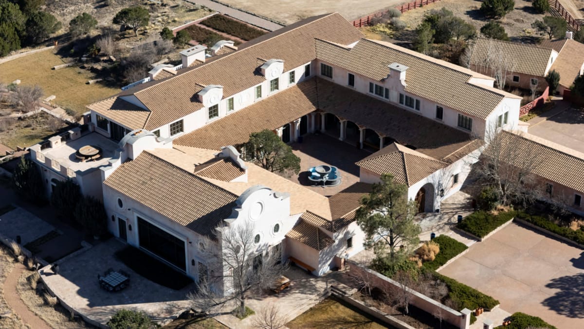 Epstein fermasında axtarış başlayır: İşçilərlə müsahibə aparılacaq, ünvan kitabçaları yoxlanılacaq