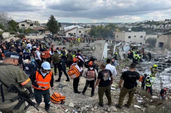 İsrail Beyrut sahillərini vurdu: 8 ölü, 21 yaralı