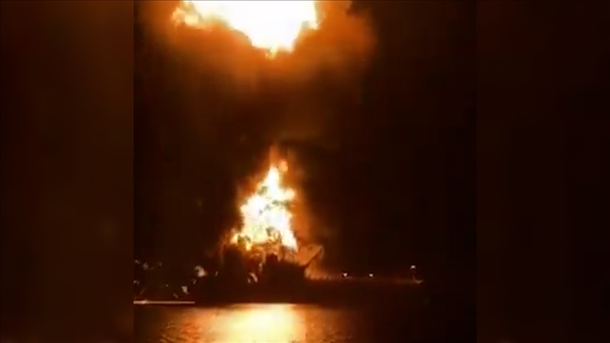 İraqın Bəsrə limanı yaxınlığında regional sularda iki neft tankeri hədəfə alınıb