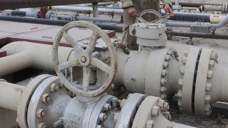 İraq neft limanlarını bağladığını elan edib